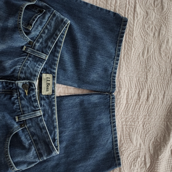 L.L.Bean, Favorite Fit/Curvy Jeans Size 10 - Picture 4 of 6